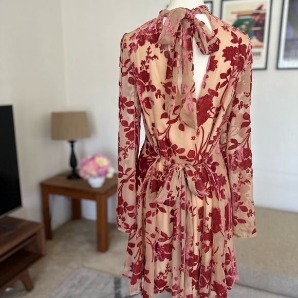 Floral Velvet Tie dress - Picture 5 of 11